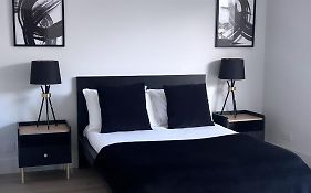 3 Bedroom House Near City Centre Glasgow Sleeps 7